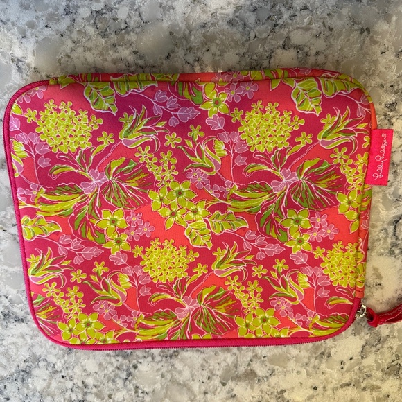 New without tags LILLY PULITZER pink print IPAD ZIP SLEEVE TABLET CASE - Picture 5 of 6